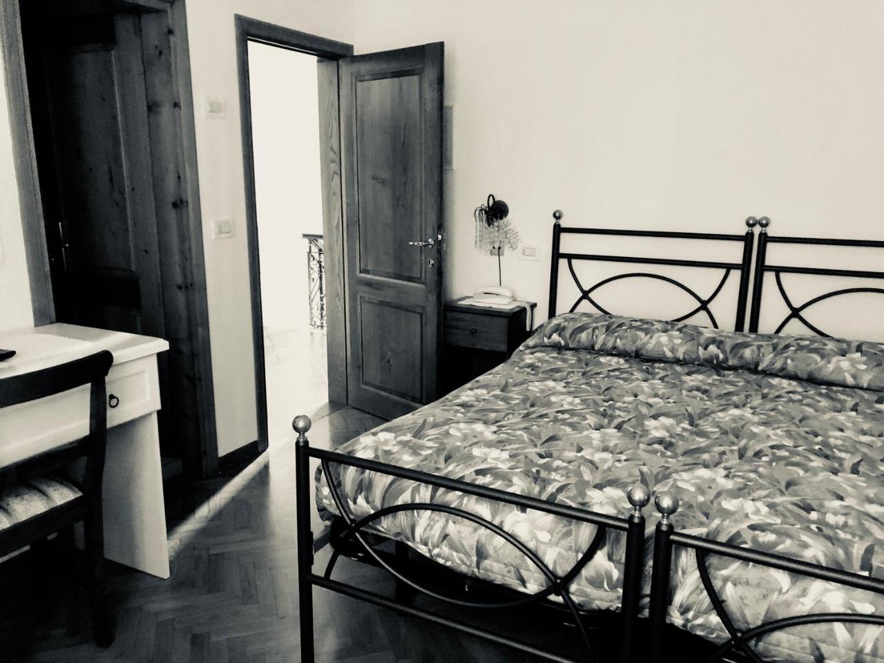 Albergo Ristorante Letizia Киузи дела Верна Екстериор снимка